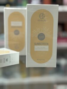 ضدآفتاب رنگی استلین حجم ۱۰۰ میل | پوشش سبک + SPF بالا مناسب انواع پوست
