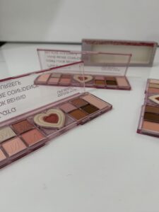 خرید پالت سایه قلبی میس لارا