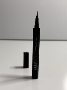 خرید خط چشم ماژیکی هدی بیوتی