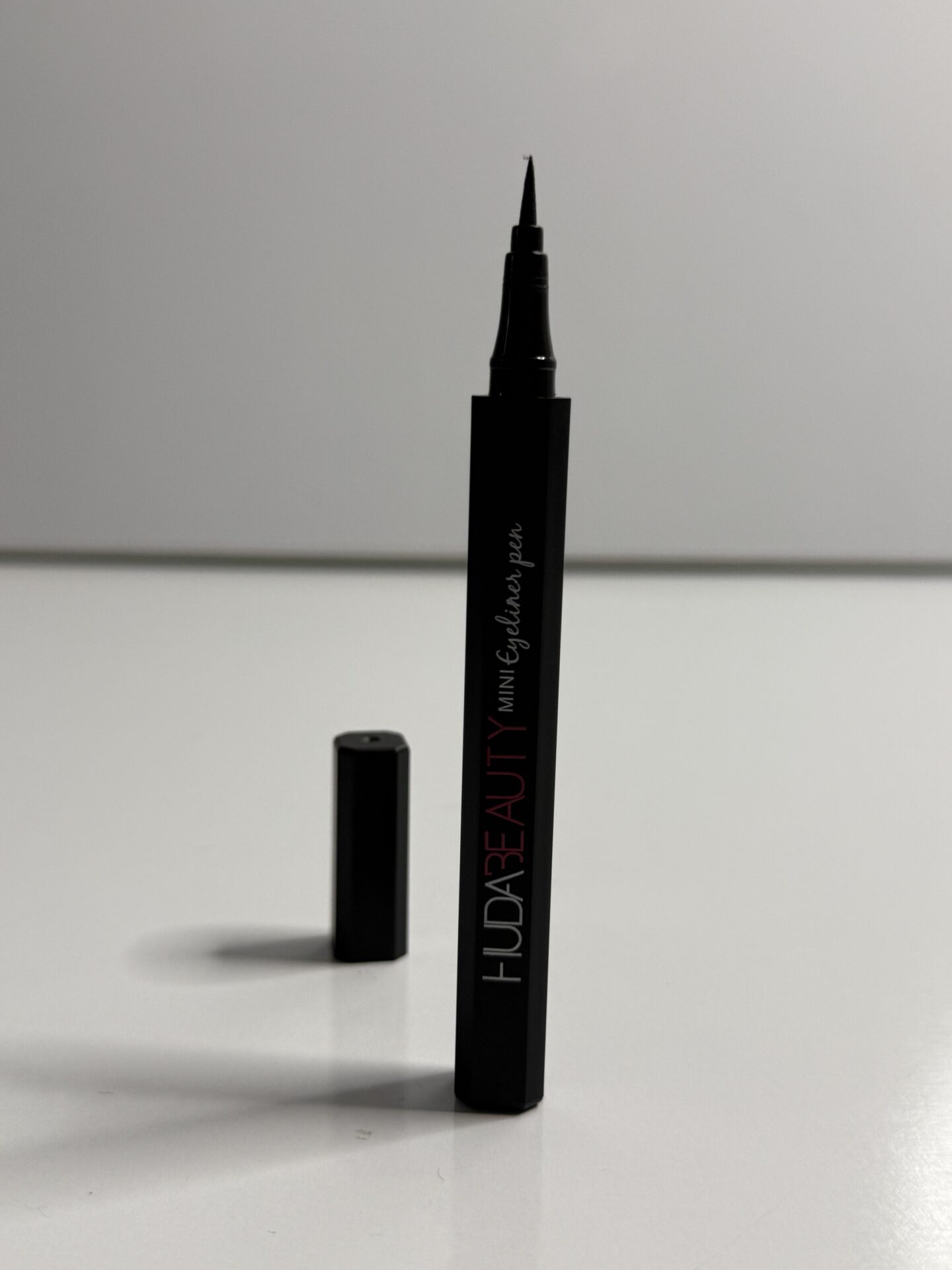 خرید خط چشم ماژیکی هدی بیوتی