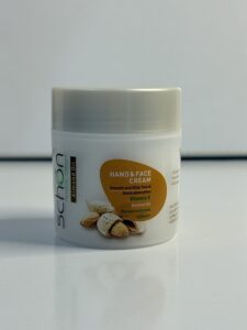 کرم مرطوبکننده شون مدل بابونه | آبرسان و نرمکننده پوست با عصاره طبیعی بابونه، مناسب استفاده روزانه و انواع پوستها