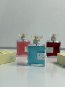 ادکلن مردانه بادی جین میس | رایحه خنک، آدامسی و شیرین