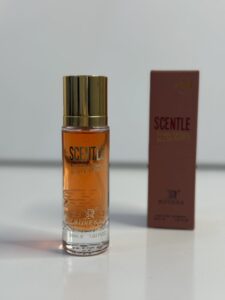 ادکلن اسکندل روونا ۳۰ میل؛ رایحه گرم و شیرین زنانه با ماندگاری عالی و الهام‌گرفته از Scandal اصلی.

