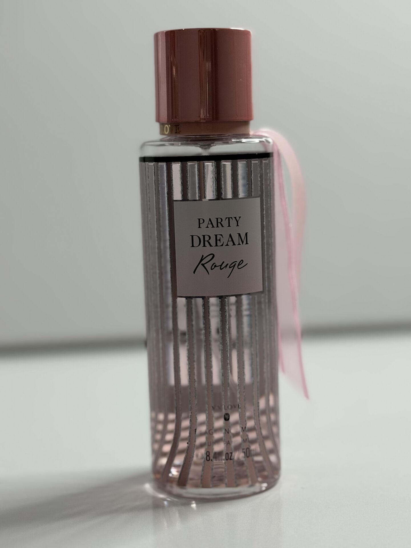 بادی اسپلش رز V.V. LOVE | رایحه خنک و گلی برای بدن