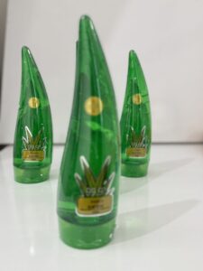 ژل آبرسان شاخکی آلوئه‌ورا با بافت سبک و جذب سریع، مناسب انواع پوست
