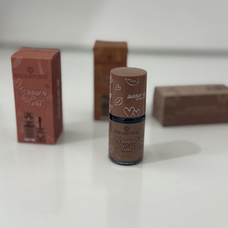 تینت لب قهوه‌ای مایع اسنس