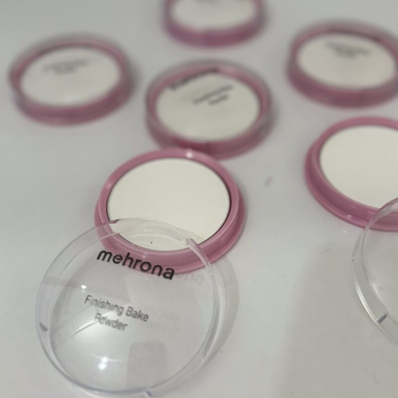 پودر فیکس مهرونا با بافت سبک و مات‌کننده آرایش