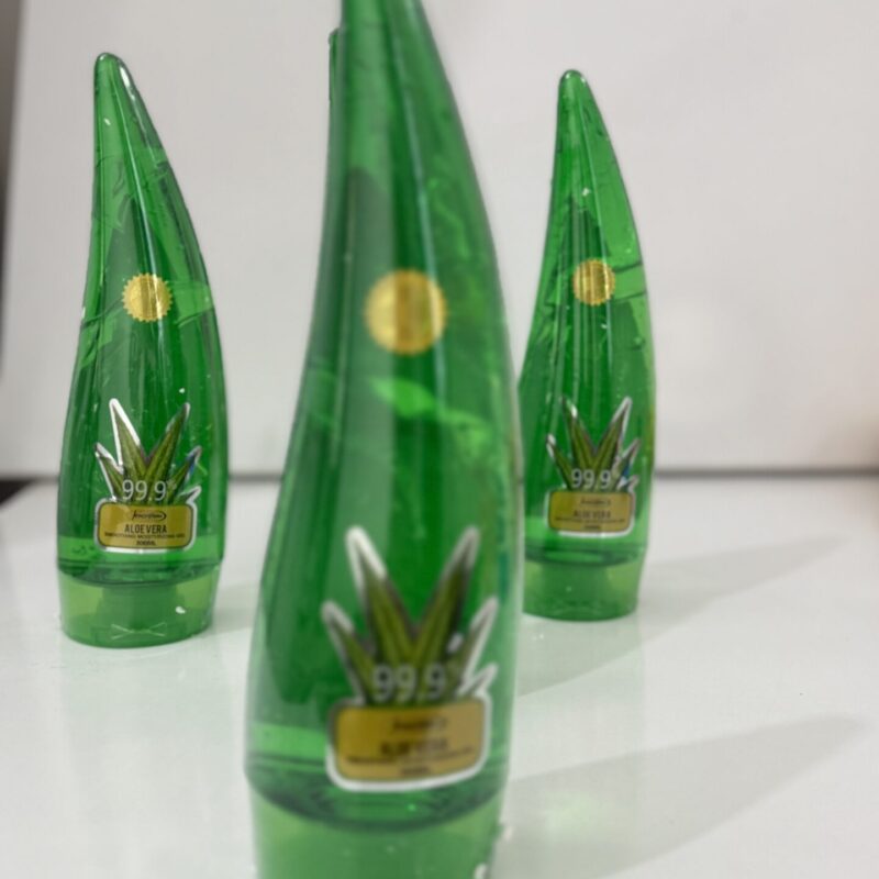 ژل آبرسان شاخکی آلوئه‌ورا با بافت سبک و جذب سریع، مناسب انواع پوست